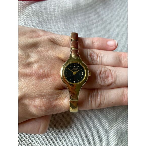 Citizen Quartz Ladies Gold Toned Watch / Bracelet - Picture 1 of 5